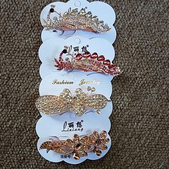 4 Hair clips - Picture 1 of 2